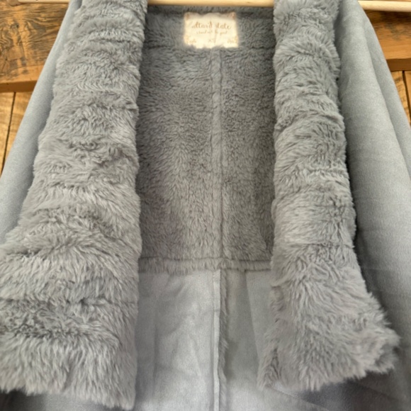 Altar’d State Faux Suede & Fur Vest EUC - Picture 2 of 3